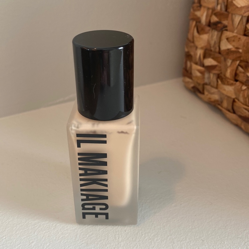 Il Makiage shade 020